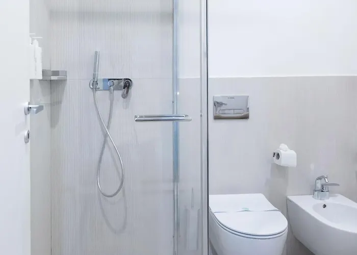 Emma 12 Konukevi Roma